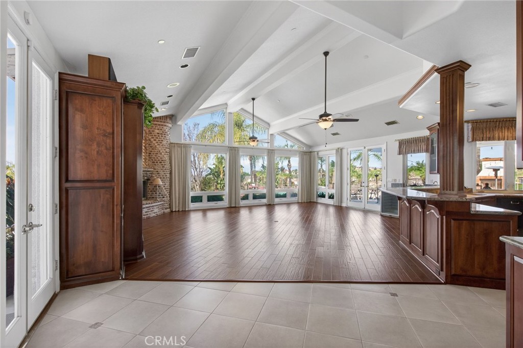 6872 Chartwell