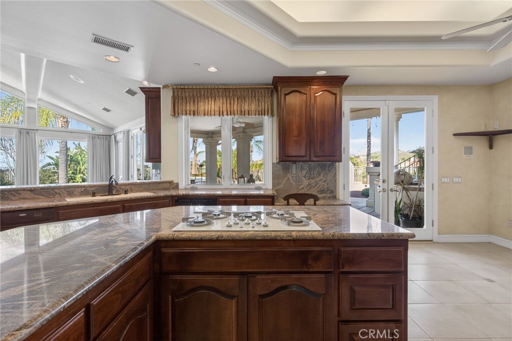 6872 Chartwell