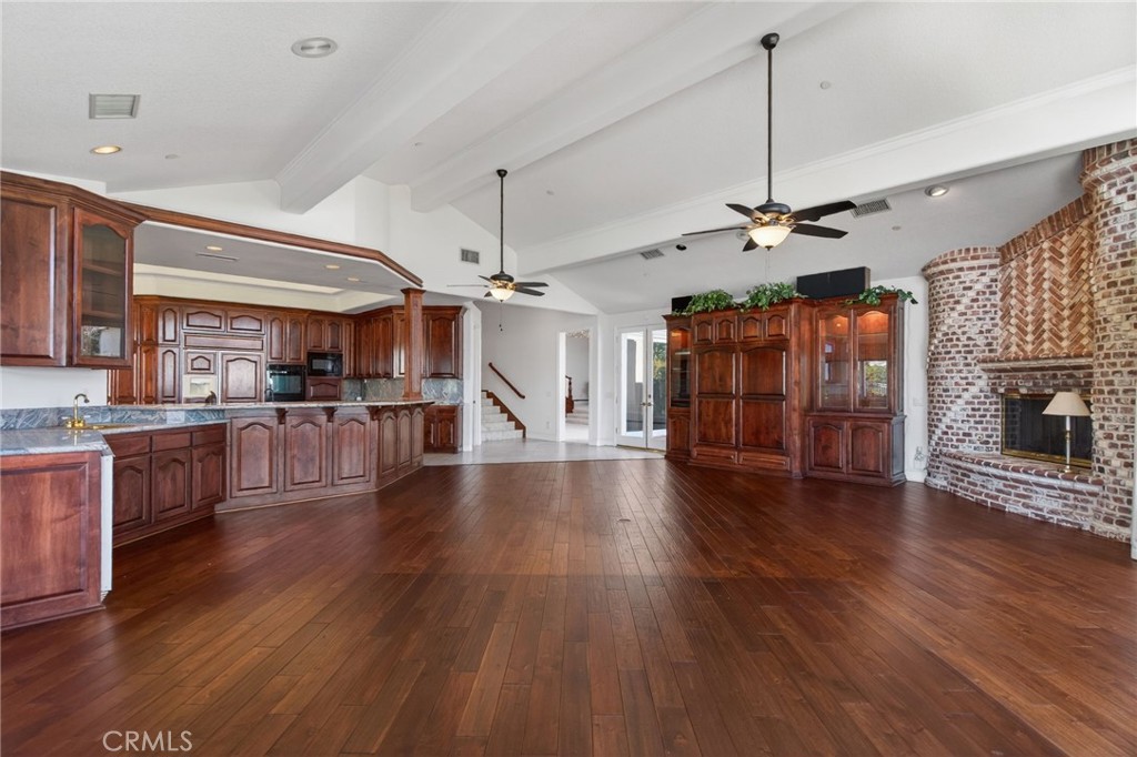 6872 Chartwell