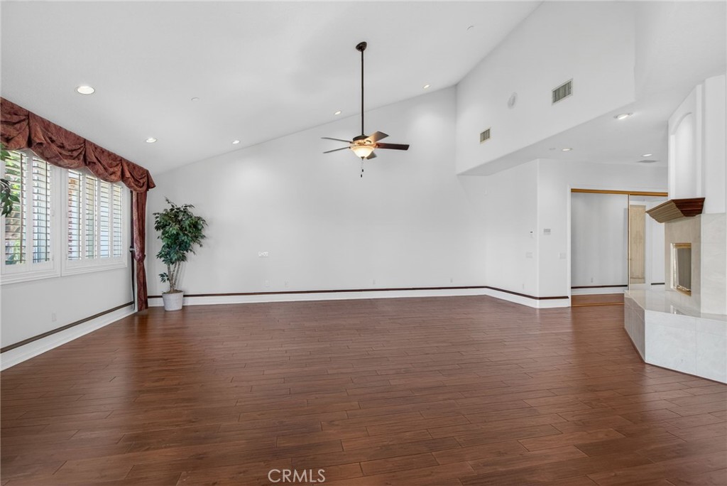6872 Chartwell