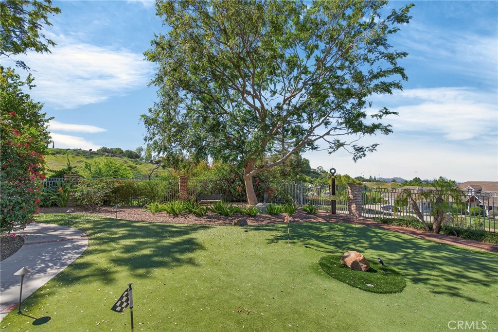 6872 Chartwell