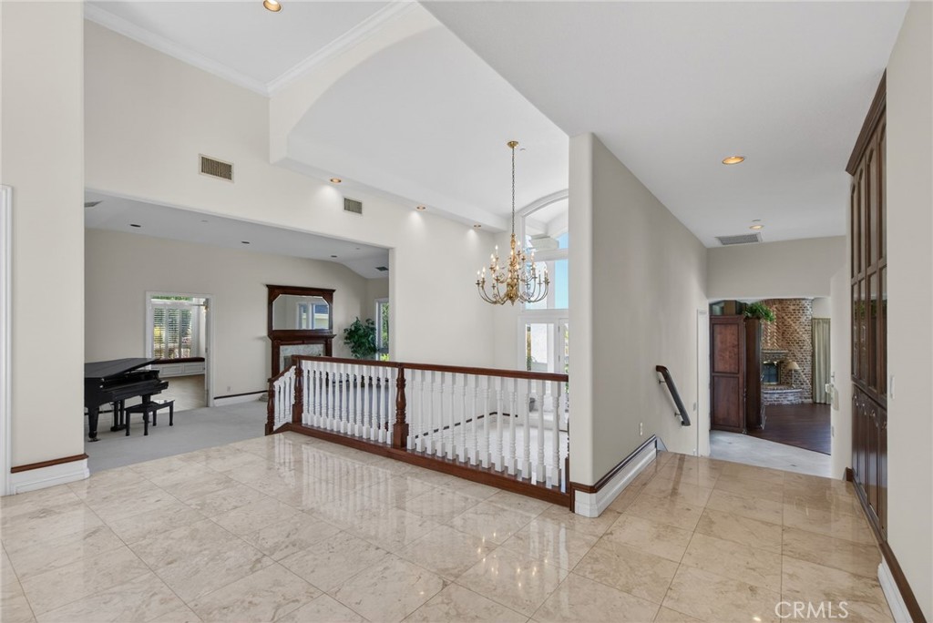 6872 Chartwell