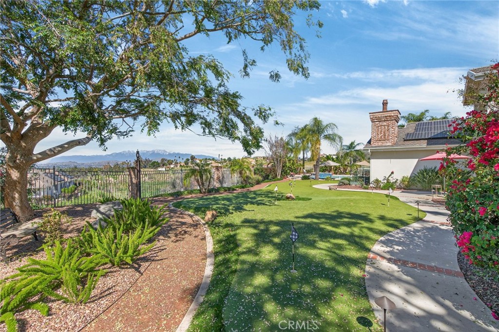 6872 Chartwell
