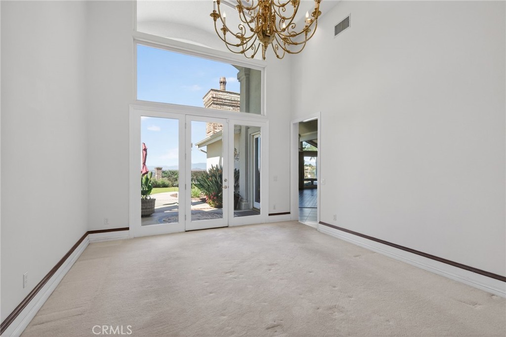 6872 Chartwell