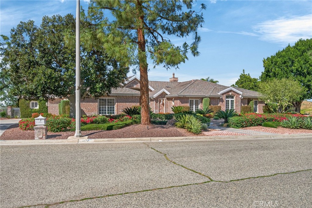 6872 Chartwell