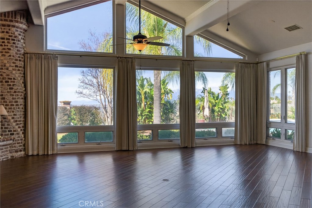 6872 Chartwell