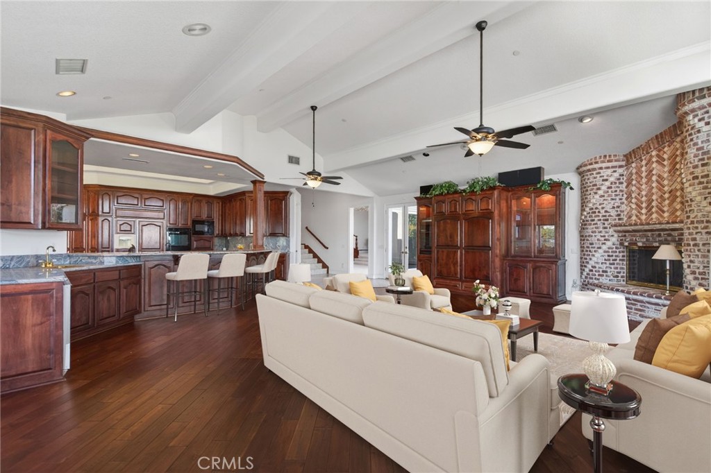 6872 Chartwell