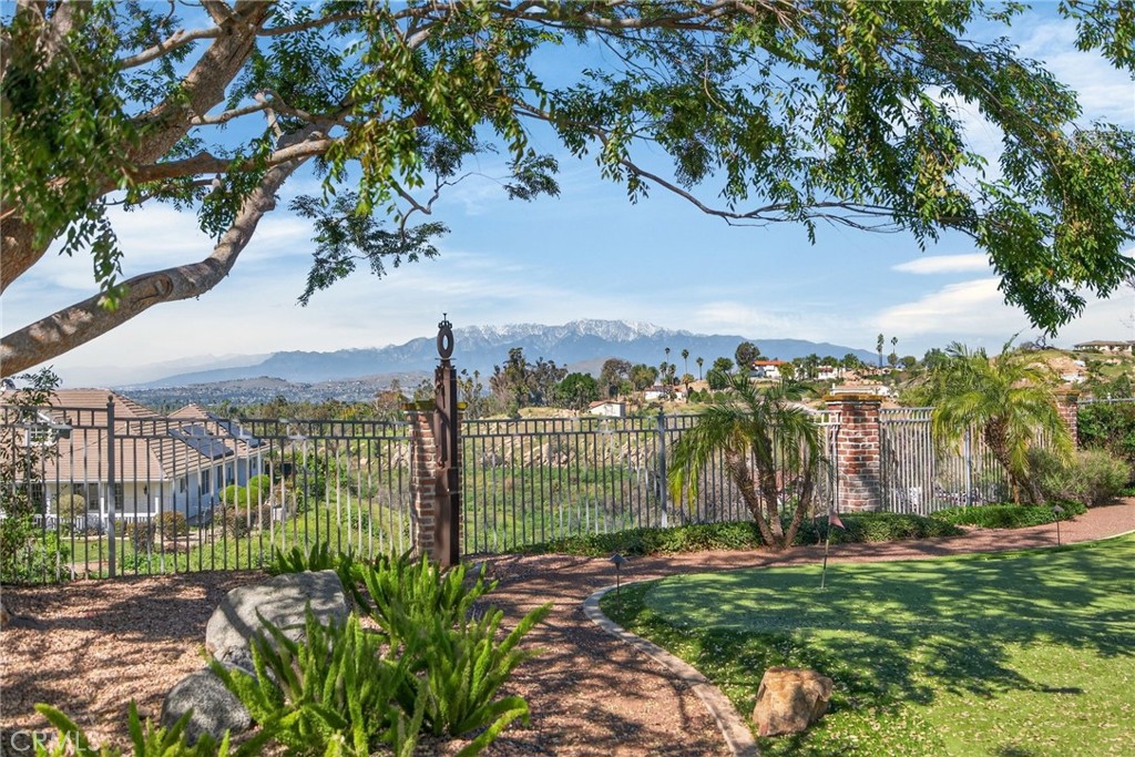 6872 Chartwell