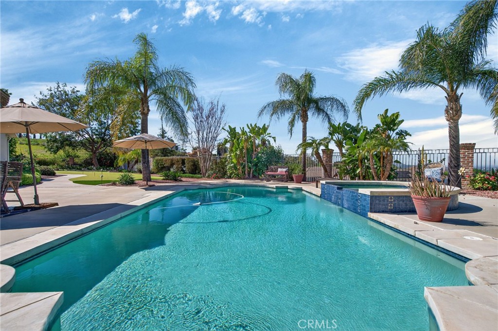 6872 Chartwell