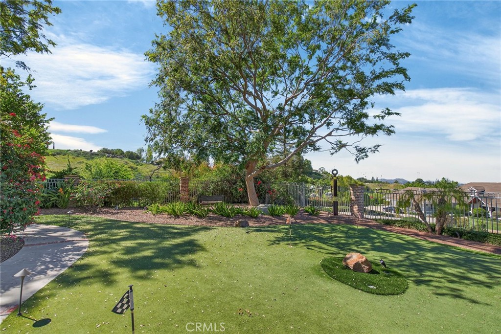 6872 Chartwell