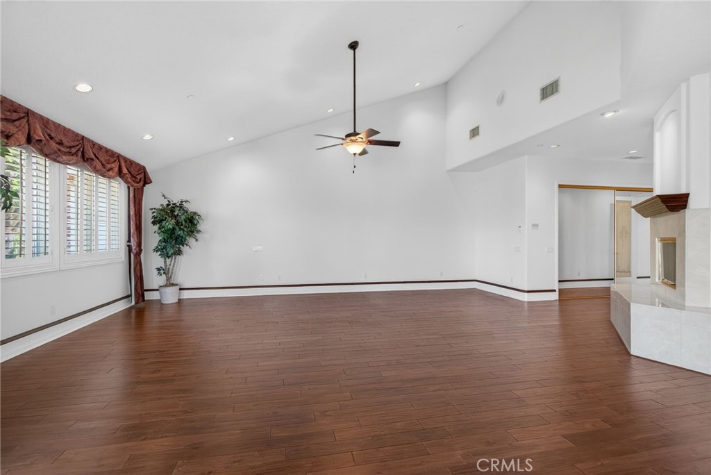 6872 Chartwell