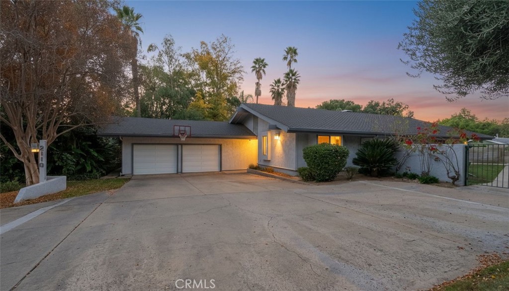 2110 Hathaway