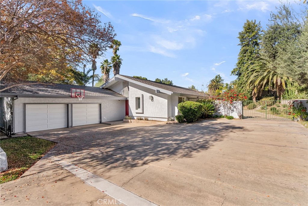 2110 Hathaway