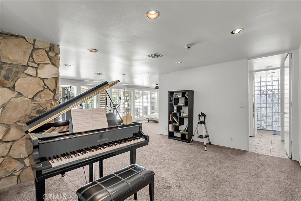 2110 Hathaway
