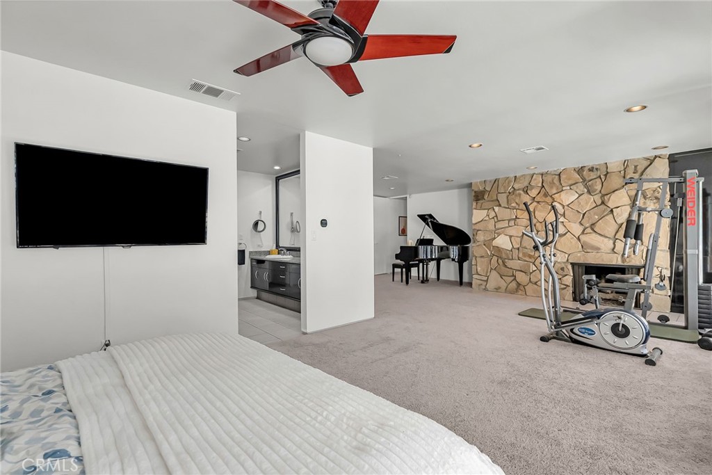 2110 Hathaway