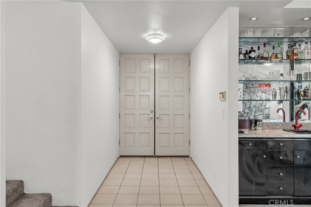 2110 Hathaway