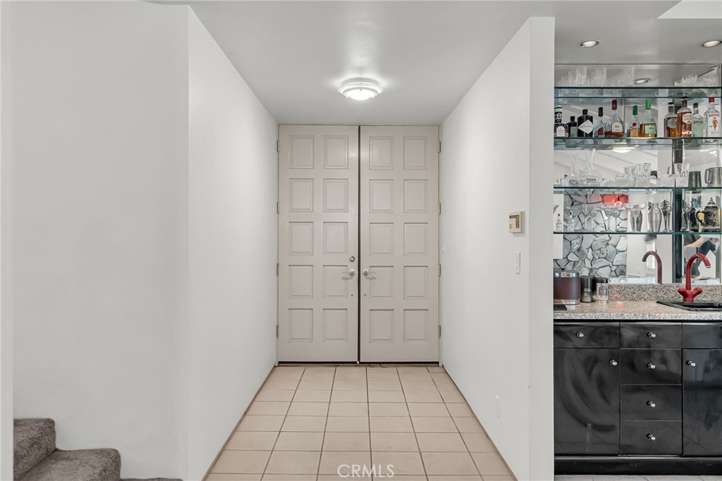 2110 Hathaway