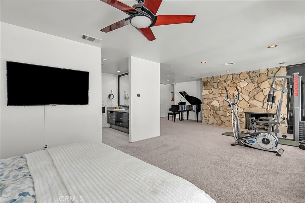 2110 Hathaway