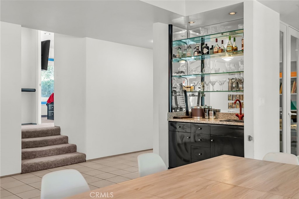 2110 Hathaway