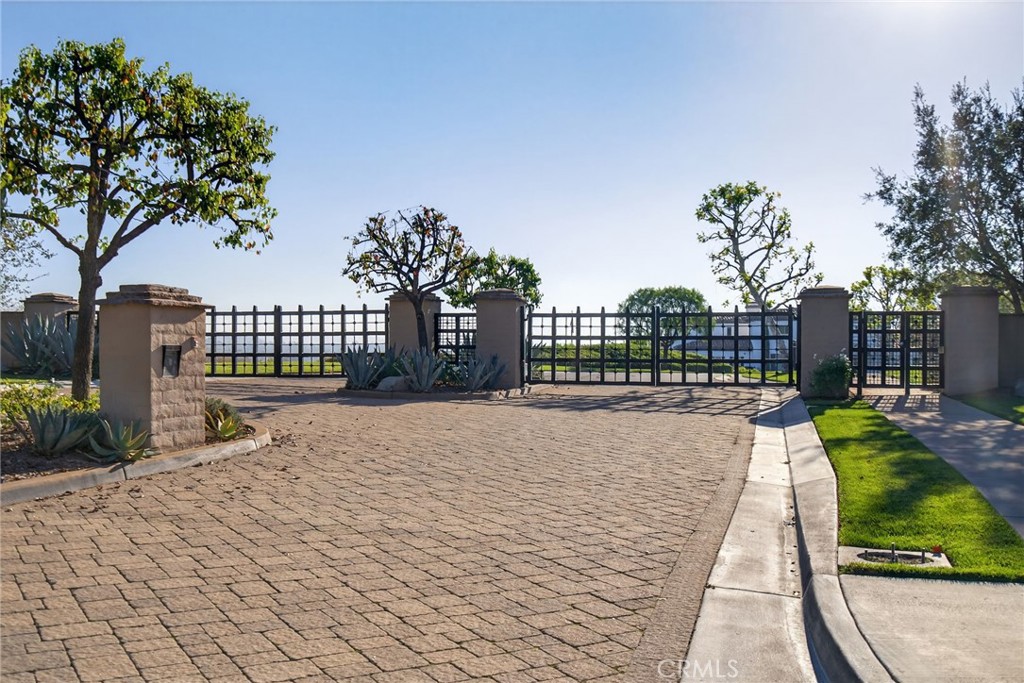 7478 Via Montecito