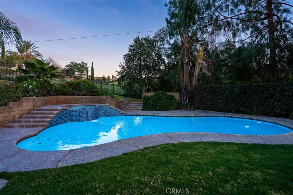 7470 Chateau Ridge Lane