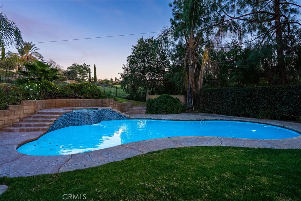 7470 Chateau Ridge Lane