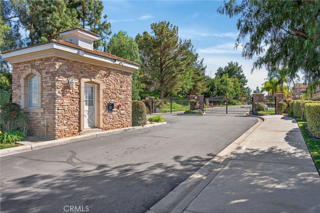 7470 Chateau Ridge Lane