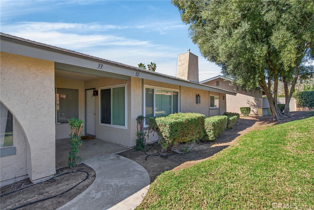 2891 Canyon Crest 32