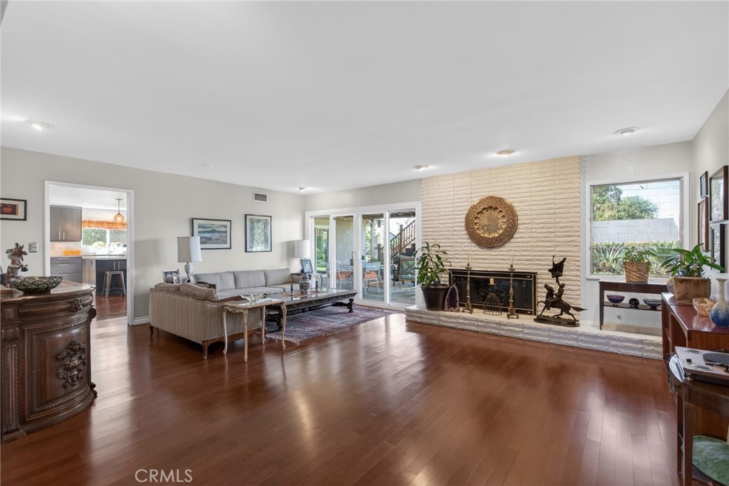 5305 Bardwell