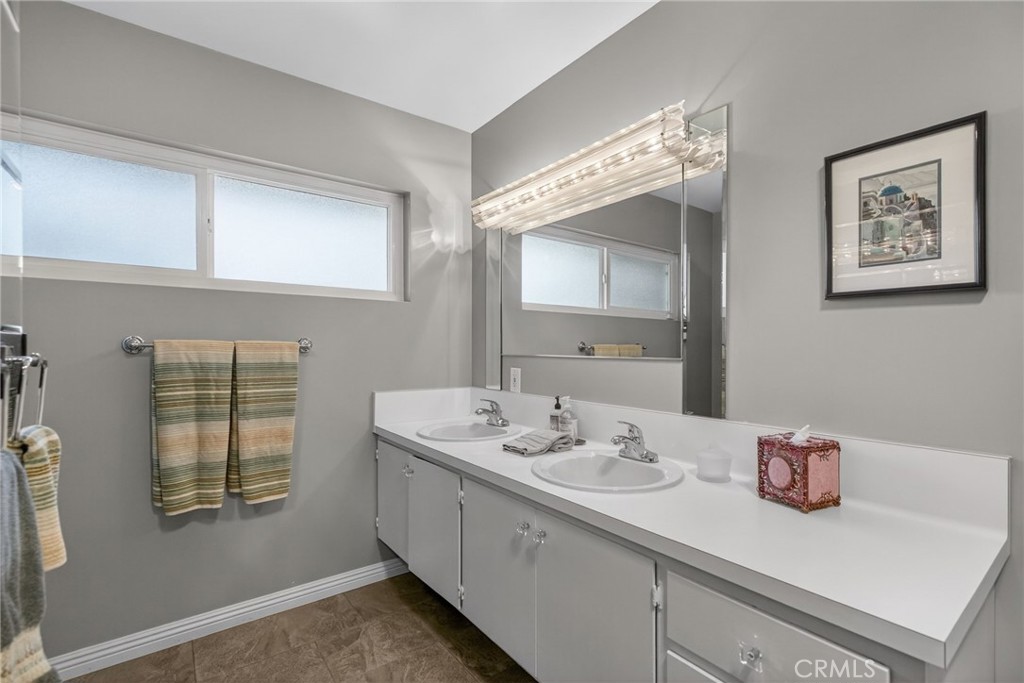 5305 Bardwell