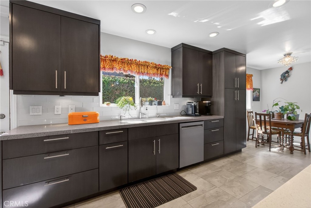 5305 Bardwell