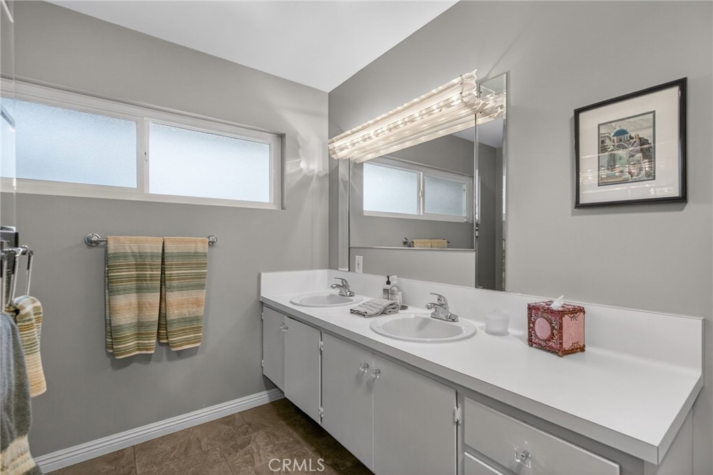 5305 Bardwell