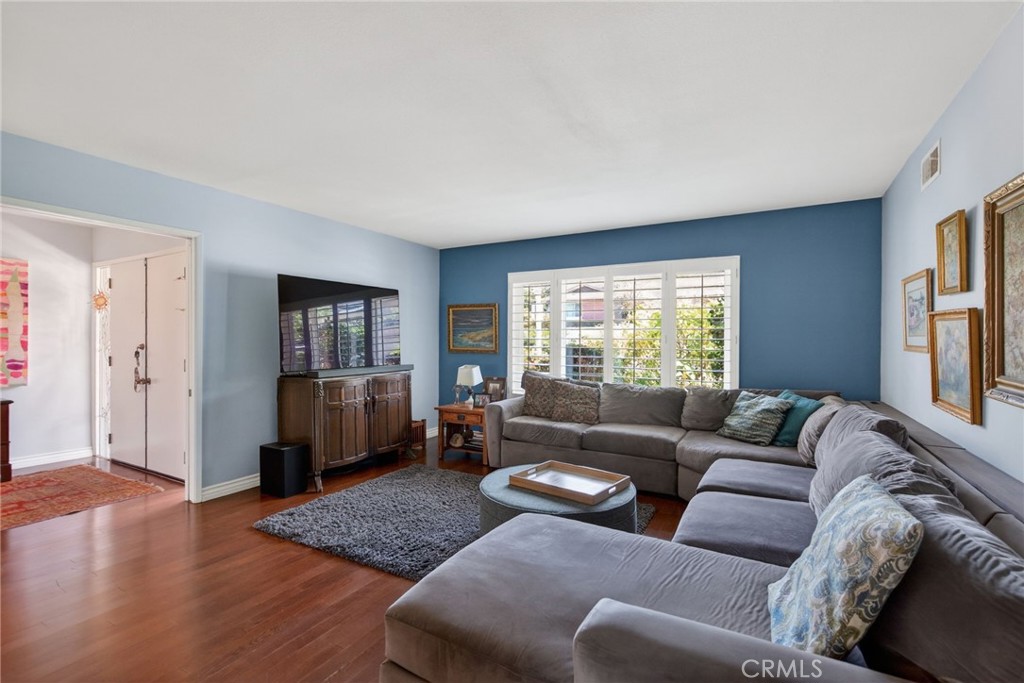 5305 Bardwell