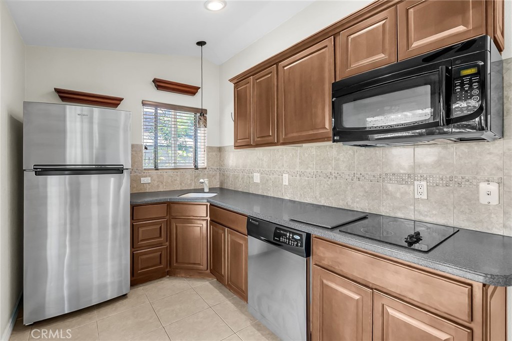 6712 Mission Grove Parkway N