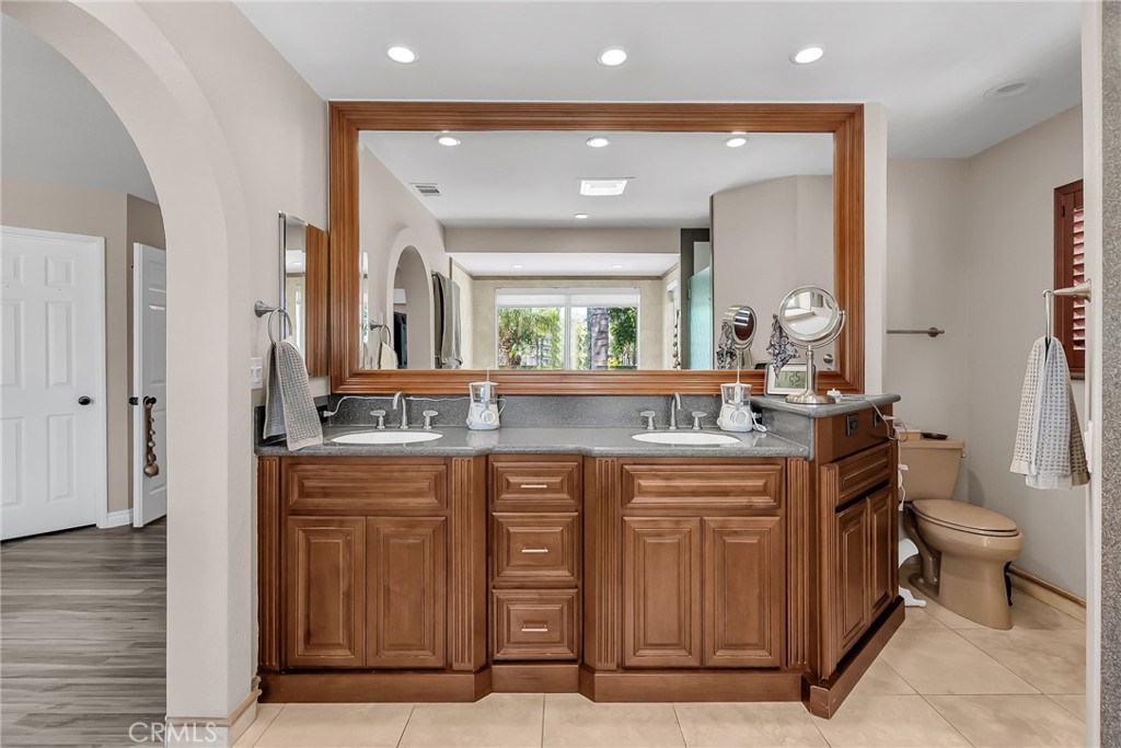 6712 Mission Grove Parkway N