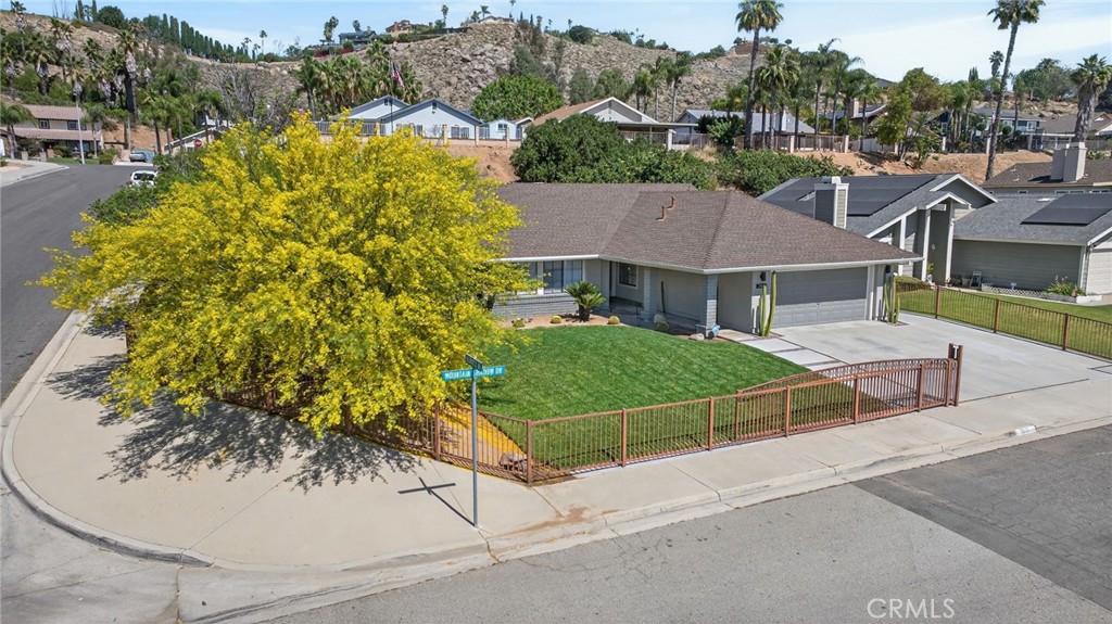 7613 Mountain Shadow