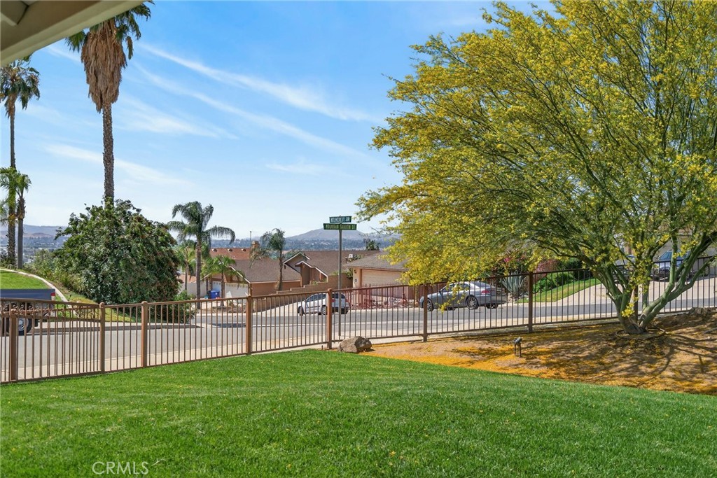 7613 Mountain Shadow