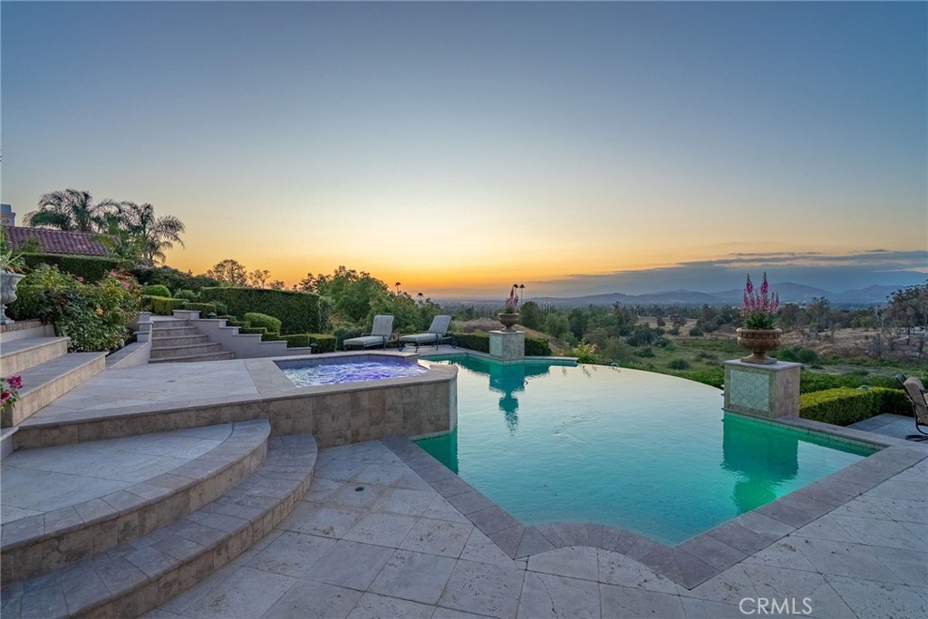 6952 Royal Hunt Ridge