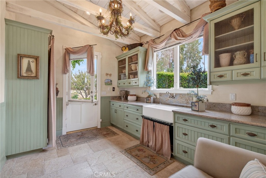 6952 Royal Hunt Ridge