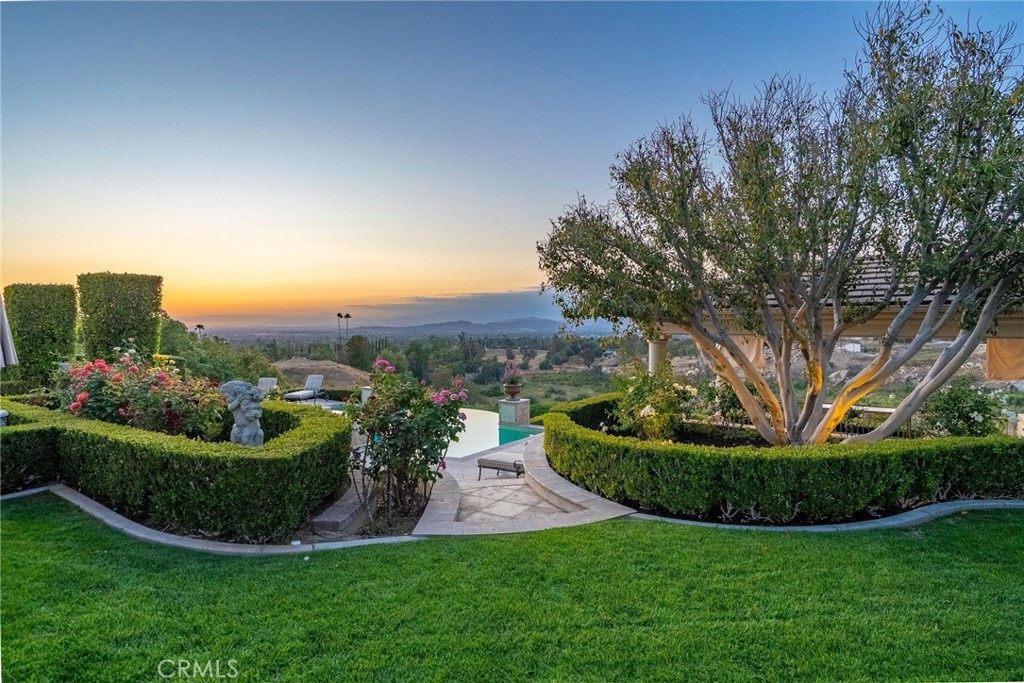 6952 Royal Hunt Ridge