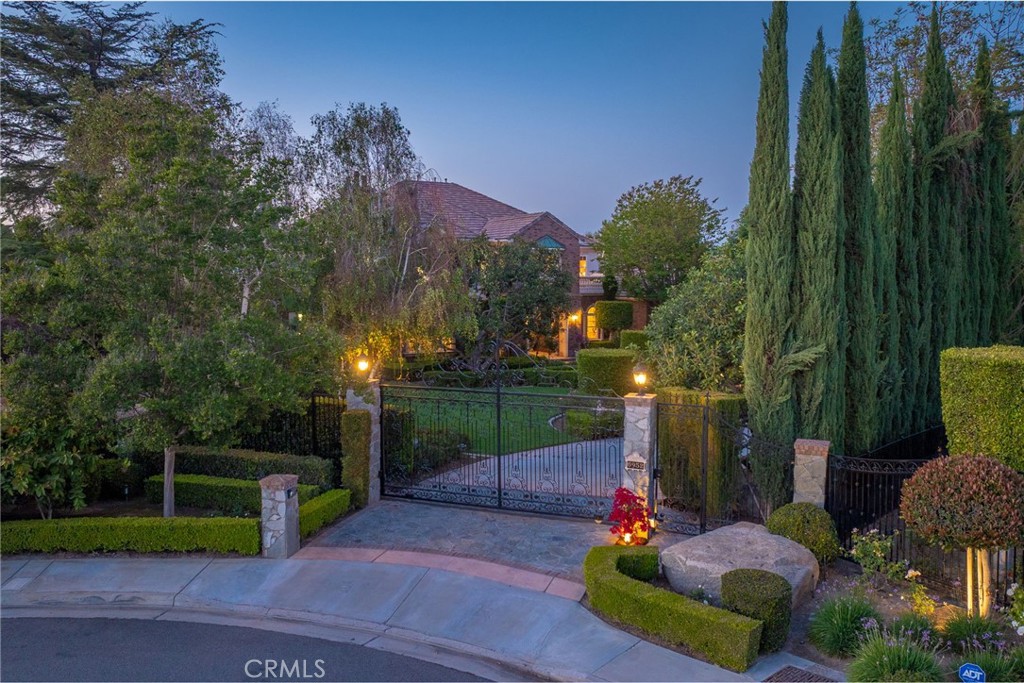 6952 Royal Hunt Ridge