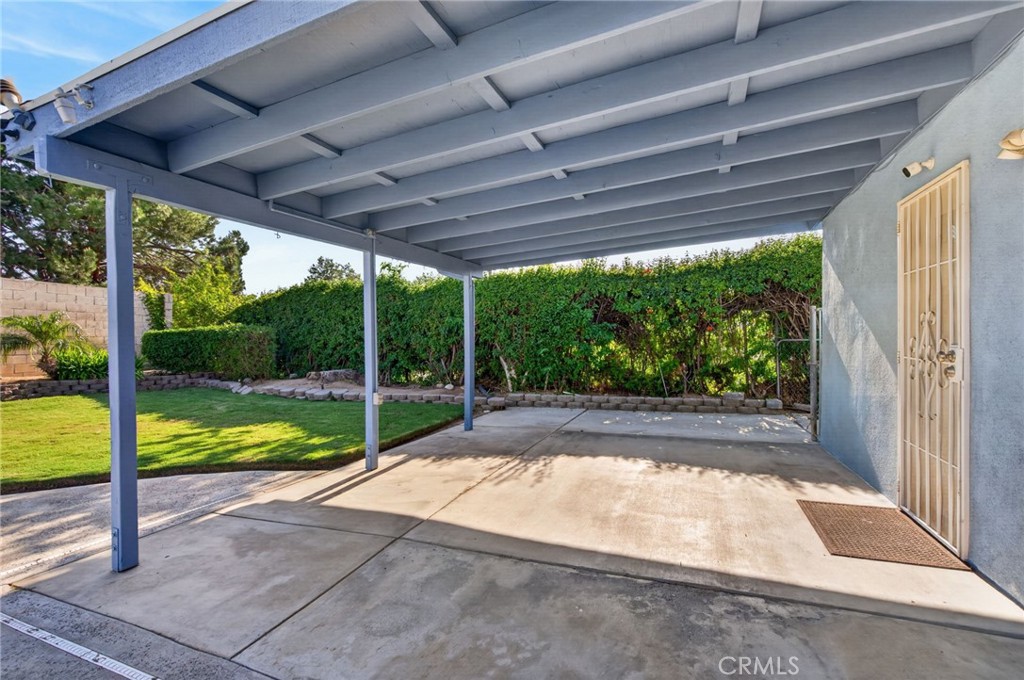 22155 De Berry Street
