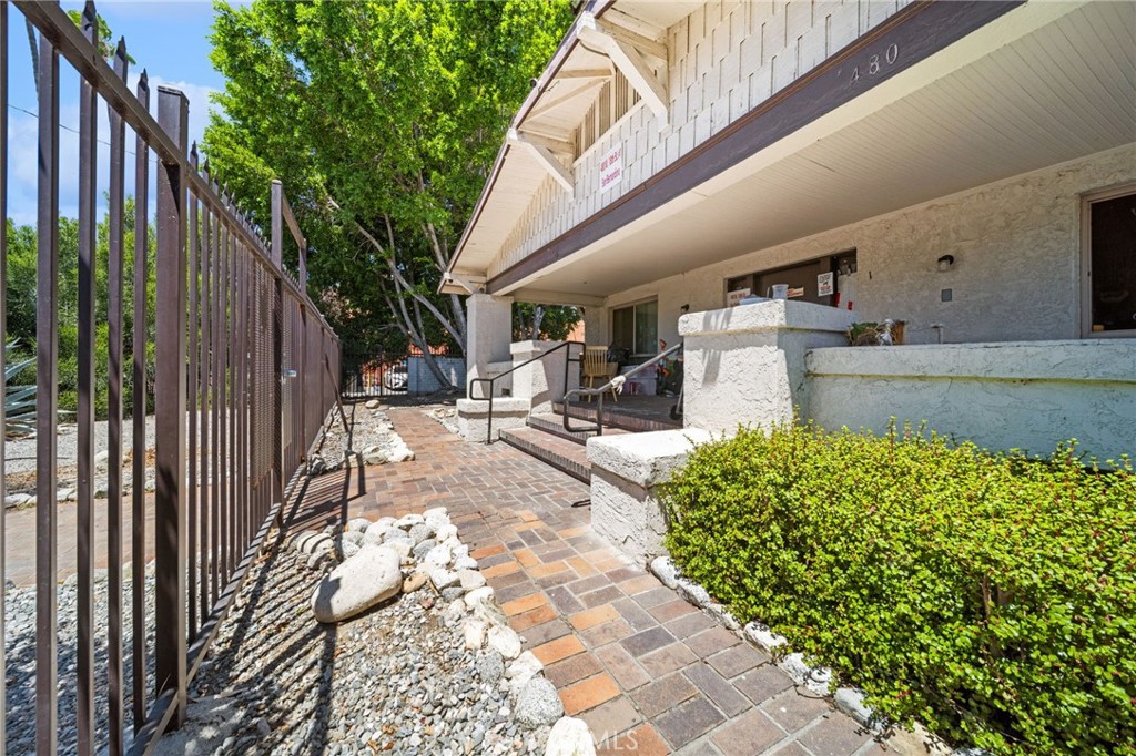 480 W 18th St