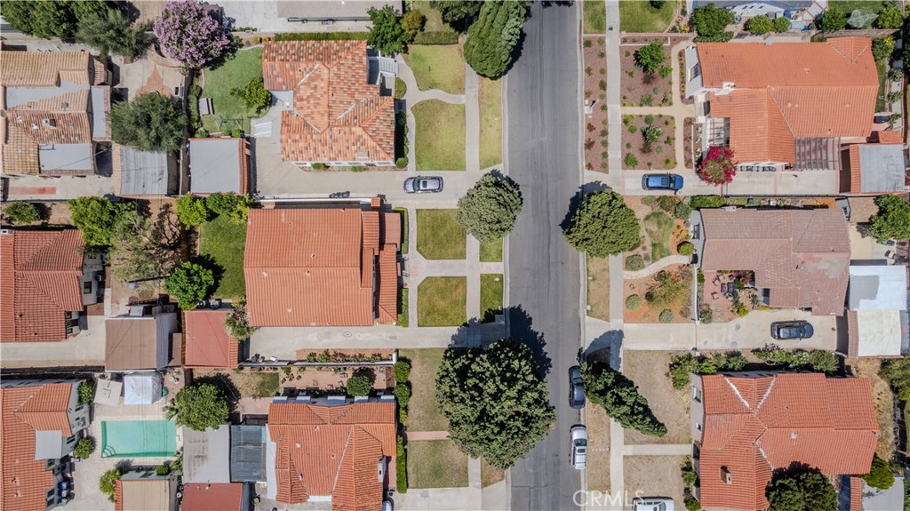 3564 Elmwood