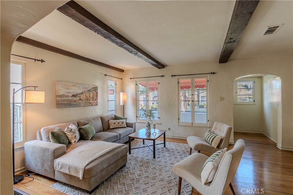 3564 Elmwood