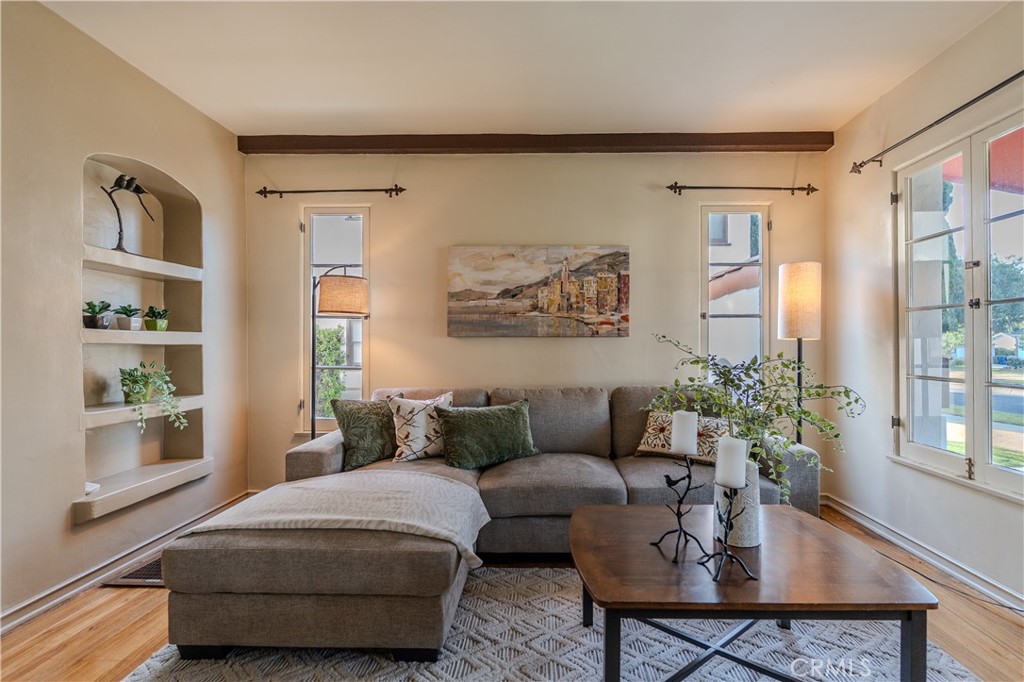3564 Elmwood