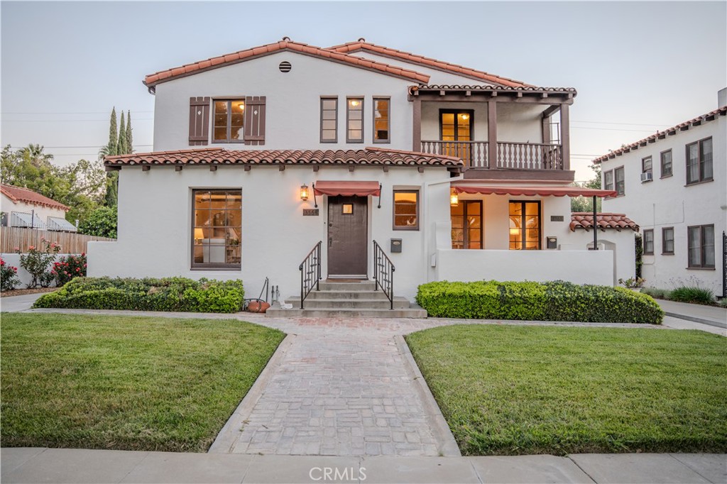 3564 Elmwood