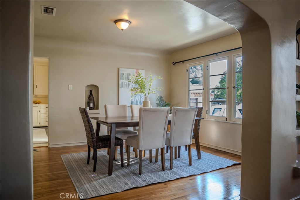 3564 Elmwood