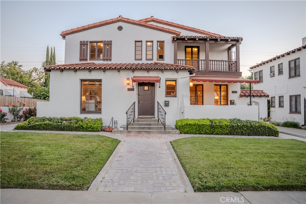 3564 Elmwood