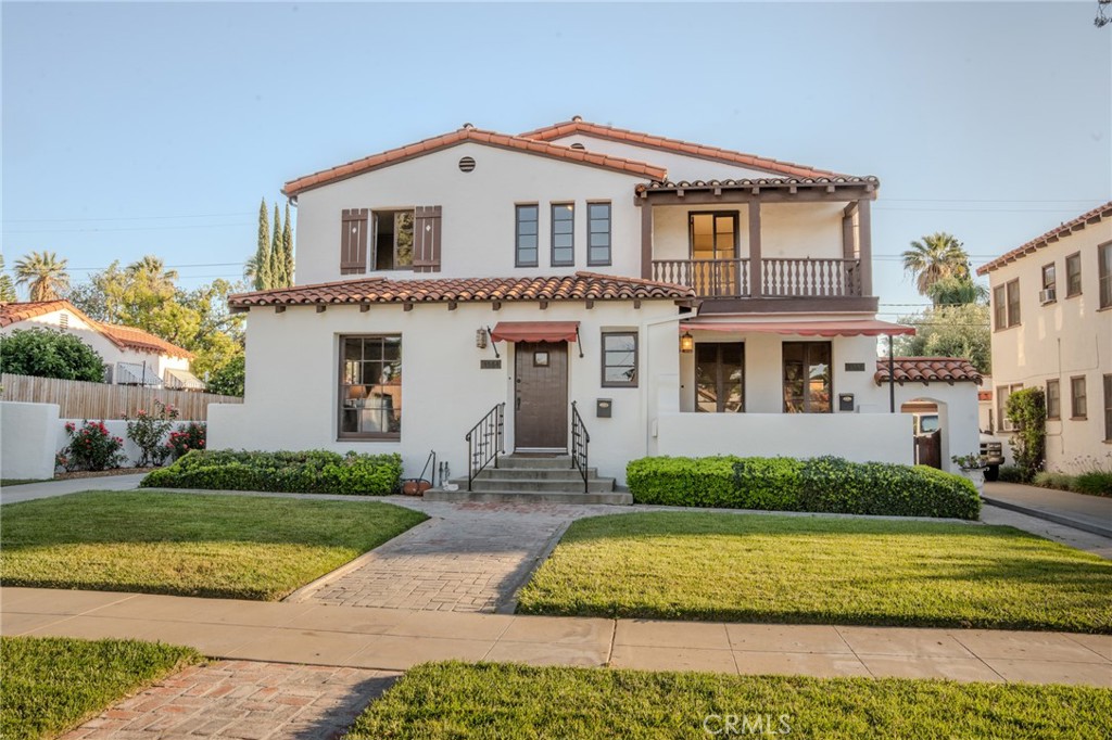3564 Elmwood